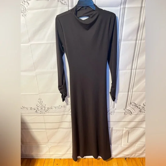 NWT ZARA VIRAL OPEN-BACK CREPE DRESS 
🚨FIRM PRICE NO DISCOUNT  ON THIS DRESS - Picture 7 of 16